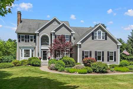 10 Anne Teresa Way Westford, MA 01886