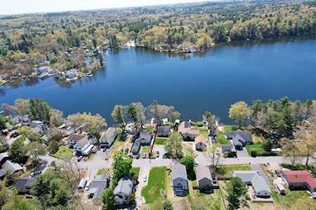 55 Lake Shore Dr N Westford, MA 01886