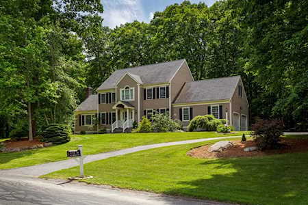 29 Blueberry Lane Hopkinton, MA 01748
