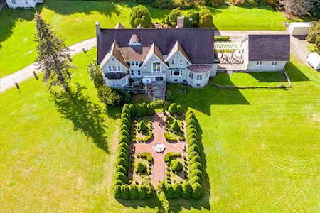 154 Prospect St West Boylston, MA 01583