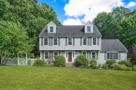 11 Barnstable Rd Norfolk, MA 02056