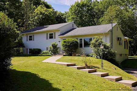 16 Bruce St New Paltz, NY 12561