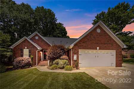 149 Harbor Landing Dr Mooresville, NC 28117