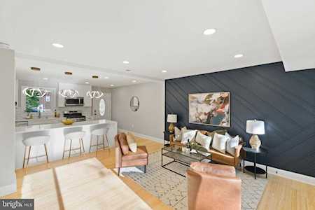 2926 Sycamore St Alexandria, VA 22305