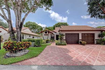 6110 Sunny Pointe Circle Delray Beach, FL 33484