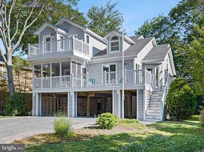 325 Oakwood St Bethany Beach, DE 19930