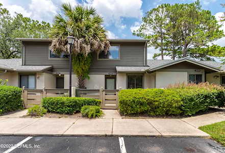 7623 Baymeadows Cir Jacksonville, FL 32256