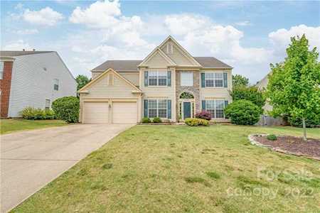 2428 Beacon Forest Dr Charlotte, NC 28270