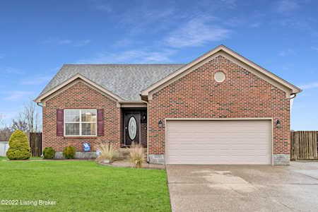 226 Crooked Oak Ct Shepherdsville, KY 40165