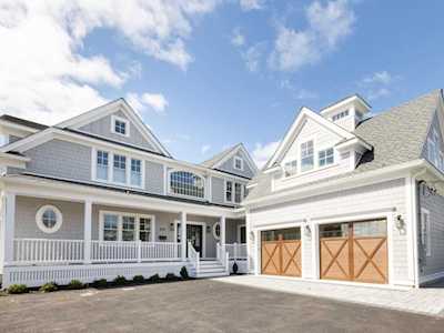 935 East Squantum Street Quincy, MA 02171