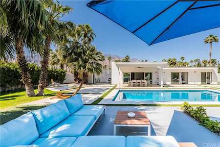 568 N Chiquita Circle Palm Springs, CA 92262