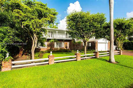 6650 Sheffield Ln Miami Beach, FL 33141