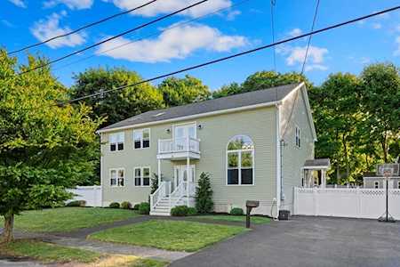 15 Sachem Rd Peabody, MA 01960