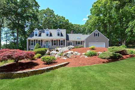 201 Willowgate Rise Holliston, MA 01746