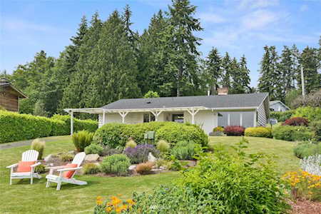 10105 Manitou Beach Dr NE Bainbridge Island, WA 98110