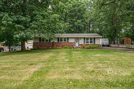 207 General Johnston St Stanley, NC 28164