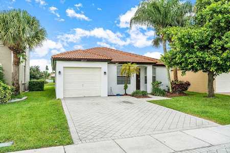 3709 Miramontes Circle Wellington, FL 33414