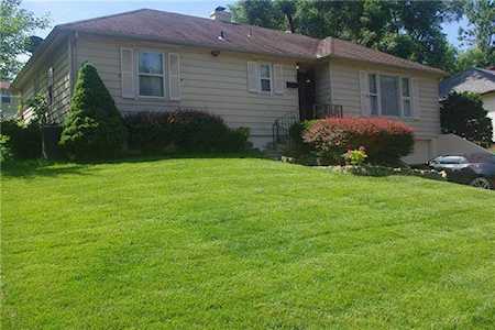 4313 E 52nd St Kansas City, MO 64130