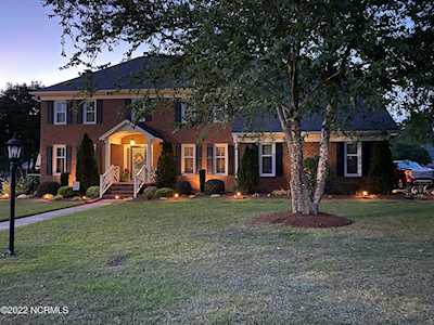 105 Christina Drive Greenville, NC 27858