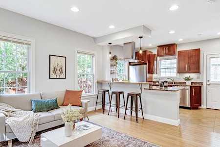 323 Elm St #3 Cambridge, MA 02139