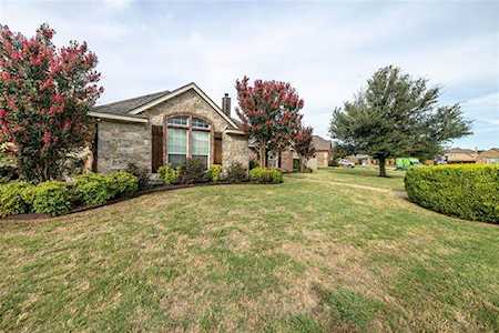 1001 Greenbriar Court Saginaw, TX 76179