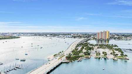 2638 Lake Drive #1 Singer Island, FL 33404