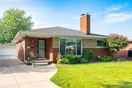 17901 Winsome Fraser, MI 48026