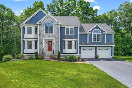 Meadow Creek Homes For Sale In Dracut - Dracut Massachusetts Real Estate