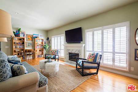 4444 Moorpark Way Toluca Lake, CA 91602