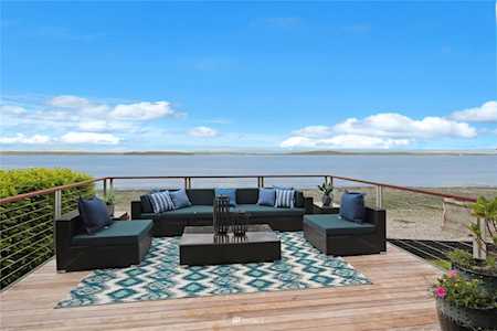 6017 Beach Dr SW Seattle, WA 98136