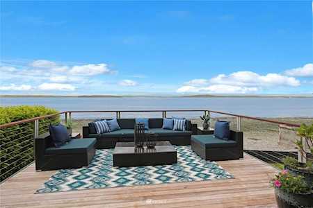 6017 Beach Dr SW Seattle, WA 98136