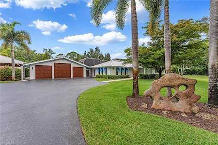537 Gordonia Rd Naples, FL 34108