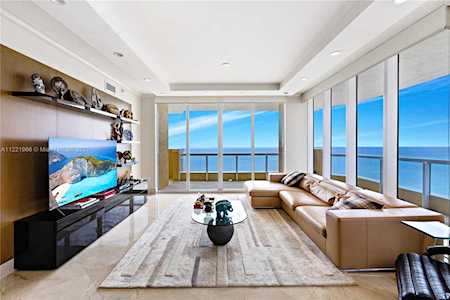17875 Collins Ave #2406 Sunny Isles Beach, FL 33160