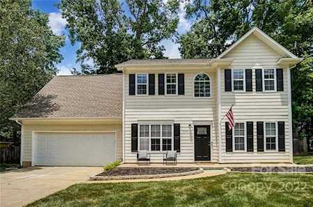 5040 Poplar Glen Dr Matthews, NC 28104