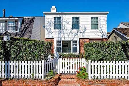 513 1/2 Fernleaf Ave Corona Del Mar, CA 92625