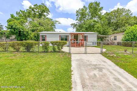 1329 Duval Lake Rd Jacksonville, FL 32218