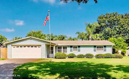 1910 Oak Grove Cir Jacksonville Beach, FL 32250
