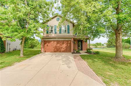 6756 Wimbledon Dr Zionsville, IN 46077