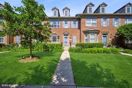 1838 Aberdeen Dr Glenview, IL 60025