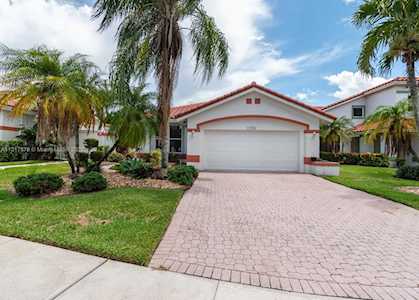 14920 S Bel Aire Dr S Pembroke Pines, FL 33027