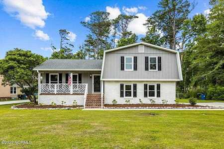 218 Larkin Street Morehead City, NC 28557