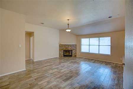 916 Silver Streak Drive Saginaw, TX 76131