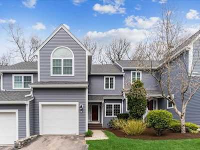 4 Bishops Forest Dr #4 Waltham, MA 02452