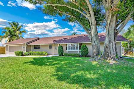 713 Warren Drive Jupiter, FL 33458