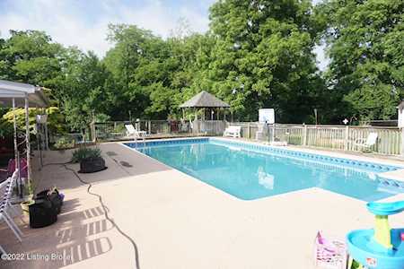 6714 Shareith Dr Louisville, KY 40228