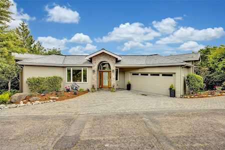 4128 94th Place SE Mercer Island, WA 98040
