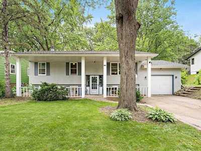2798 Fernwood Street Roseville, MN 55113