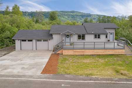 447 E Birnie Slough Rd Cathlamet, WA 98612