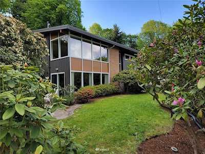 3760 NE 153rd St Lake Forest Park, WA 98155