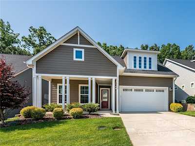 7124 Hanging Rock Ct Denver, NC 28037